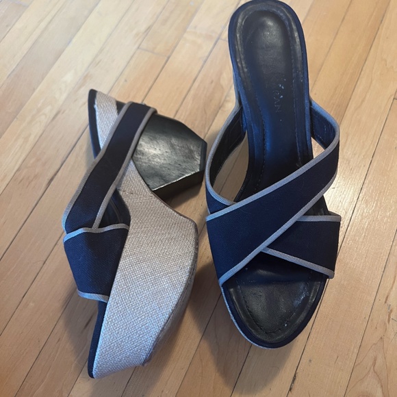 Donna Karan platform sandals size 10 - Picture 3 of 3